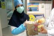 توزیع بسته های یلدایی بیمارستان ضیائیان در شب یلدا